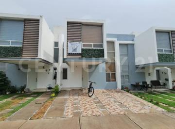 Casa · 109m² · 4 Recámaras · 2 Estacionamientos · Casa en Renta en Agave Cristal, San Juan del Río, Querétaro.
