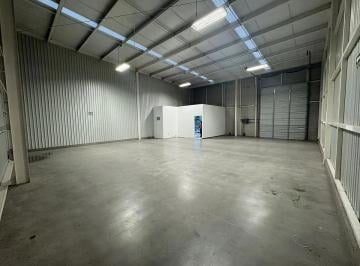 1 · Bodega en Renta 300 m² con Oficina y Andén · Zona Sendero