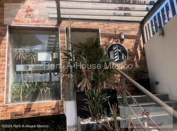 Edificio · 1104m² · 15 Recámaras · 18 Estacionamientos · Edificio Comercial en Renta en Olimpica, Coyoacan Gis 26 - 1962