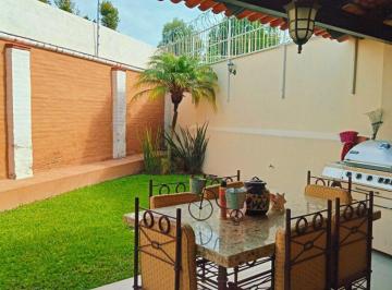 Casa en condominio de 4 habitaciones, Tlajomulco de Zúñiga · Casa con Terraza en Coto con Alberca Junto Al Club de Golf Santa Anita