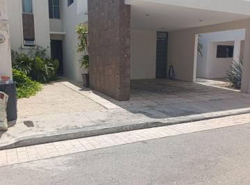 Casa de 3 habitaciones, Mérida · Rento Hermosa Casa 3 Hab en Privada San Remo en Altabrisa