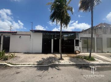 Casa · 71m² · 2 Recámaras · 1 Estacionamiento · Casa en Venta, Av Santa Fe, Smz 524, Cancun, Q. Roo.