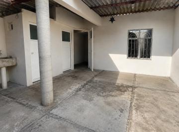 Casa · 2 Recámaras · 2 Estacionamientos · Casa en Renta en Calle Abierta en Santa Rosa Jauregui