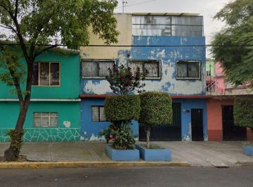 Departamento de 4 habitaciones, Iztacalco · Casa en Calle Oriente 249, Cerca de Plaza Oriente, Remate Hipotecario