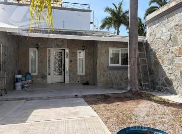 Casa · 407m² · 5 Recámaras · 3 Estacionamientos · Casa en Renta en Zona Hotelera