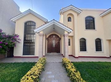 Casa de 4 habitaciones, Saltillo · Amplia Casa con 4 Recámaras en Renta en Saltillo