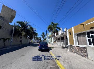 Casa de 4 habitaciones, Progreso · Casa en Venta en Progreso a Pasos de La Playa en Calle Principal Ideal Para Airbnb o Negocios