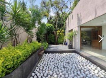 Casa · 550m² · 5 Recámaras · 4 Estacionamientos · Casa en Renta