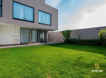 Casa · 373m² · 3 Recámaras · Casa en Venta Amueblada en Parque Villahermosa, en Lomas de Angelópolis III
