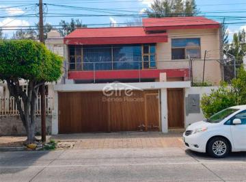 Casa de 6 habitaciones, Zapopan · Casa en Venta en Camino Real - Santa Teresa de Jesús | 6 Recámaras y Jardín