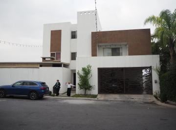 Casa · 3 Recámaras · 2 Estacionamientos · Casa en Venta en Cumbres Madeira Monterrey
