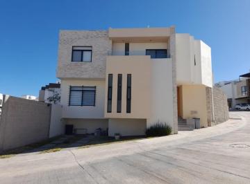 Casa en condominio · 249m² · 3 Recámaras · 2 Estacionamientos · Casa en Venta en Privada Campo Azul con 165 m² de Terreno y 249 m² de Construccion