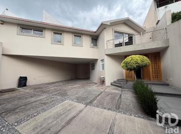 Casa · 495m² · 3 Recámaras · 3 Estacionamientos · Casa en Venta en El Pedregal a Unos Pasos de Perisur