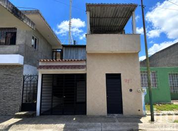 Casa · 121m² · 2 Recámaras · 1 Estacionamiento · Casa en Venta en Fracc. Aramara en Tepic; Excelente Oportunidad de Inversión.