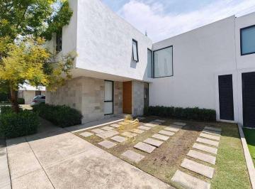 16f808337bd8056ccb1db41138d1412fdabda76b096da0f1b3c46321cc7e4bbe · Casa en Renta en Altos Juriquilla con Cuarto de Servicio