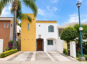 Casa en condominio de 5 habitaciones, Tlajomulco de Zúñiga · Casa en Venta | Nueva Galicia – Coto Coruña | Zona Sur
