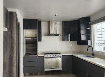 Casa de 3 habitaciones, Corregidora · Casa con Cocina Equipada, Closets y Cisterna