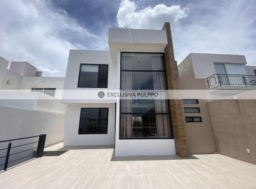 Casa · 325m² · 3 Recámaras · 4 Estacionamientos · Complejos Residenciales: Casa en Venta en Fraccionamiento Real de Juriquilla