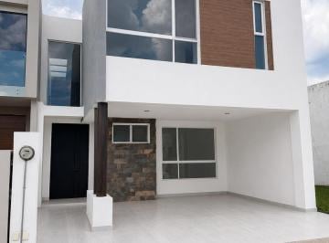 Casa · 250m² · 4 Recámaras · 2 Estacionamientos · Casa en Renta en Mayorca Residencial