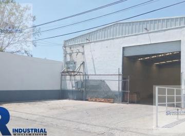 Bodega comercial · 345m² · 4 Estacionamientos · Bodega Industrial en Pesquería