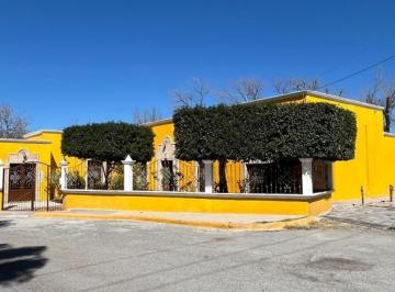 1 · Casa en Venta en Parras de La Fuente, Coahuila - Amplia Residencia con Alberca y Jardín
