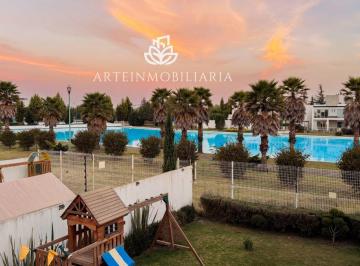 Casa de 3 habitaciones, Metepec · Casa Venta Metepec. El Sueño de Vivir Vista Al Lago, con Seguridad, Jardín Plano, Colegios. Crucero