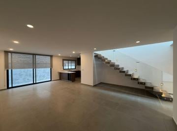 Casa · 213m² · 3 Recámaras · 2 Estacionamientos · Casa en Renta en Nuevo Refugio, Estudio, Sala de Tv