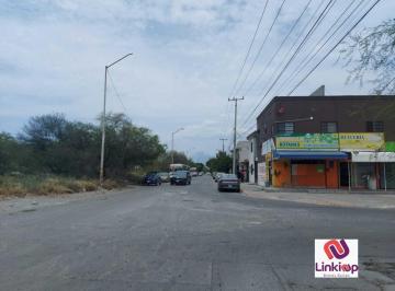 Departamento · 5 Recámaras · Local Comercial en Segunda Planta por Av Antiguos Ejidatarios Nl