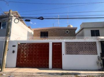 Casa · 300m² · 5 Recámaras · 3 Estacionamientos · Casa en Venta en del Maestro