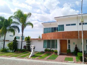 Casa en condominio · 162m² · 4 Recámaras · Venta Bonita Casa Amueblada Muy Amplia con Excedente de Terreno Corregidora - (4)