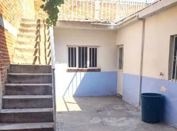 Casa de 3 habitaciones, Querétaro · Renta de Casa con Departamentito en Planta Alta Col Comerciantes