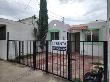 3930be6d208cefeccbd30b13b8cec6029c1d852e08a4f48390ddb207e0466394 · Casa en Renta en Jardines del Valle