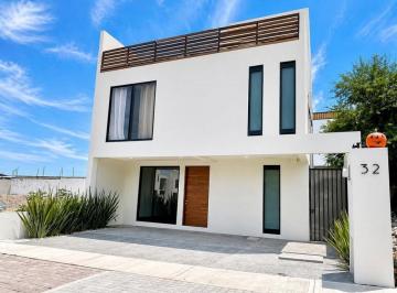 Foto 1 · Casa en Renta con Roof Garden y Bonita Vista, Moderna, en Juriquilla San Isidro con Cto de Servicio