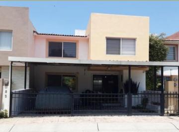 N/A · Casa en Venta de 3 Niveles en Condominio San Jerónimo, Corregidora, Querétaro