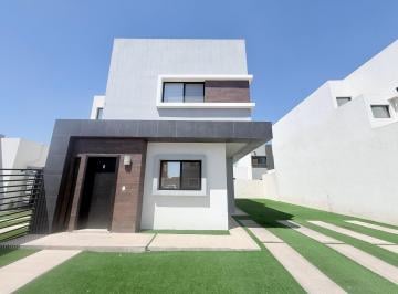 N/A · Renta Casa con Amplio Patio en Adara Residencial 3 en Mexicali