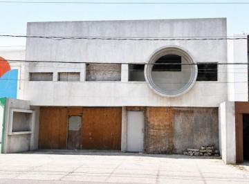 Edificio · 380m² · 12 Recámaras · 6 Estacionamientos · Edificio en Venta, Mitras Centro