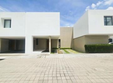 Casa en condominio de 3 habitaciones, Querétaro · Amplia y Bonita Casa en Renta en Gran Capricho, Cumbres del Lago!