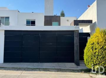 Casa · 184m² · 3 Recámaras · 2 Estacionamientos · Venta de Casa en Villa Magana 1a Seccion en La Ciudad de San Luis Potosi