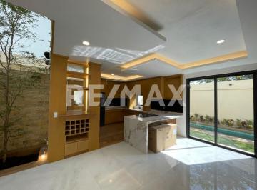 Casa · 240m² · 3 Recámaras · 2 Estacionamientos · Casa en Venta en Morelos, Delicias, Cuernavaca