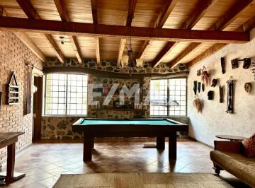 Casa · 310m² · 3 Recámaras · 10 Estacionamientos · Casa Estilo Cabaña Moderna en Nepantla