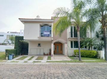 Casa en condominio de 4 habitaciones, Zapopan · Residencia en Renta Jardin Real Coto 4