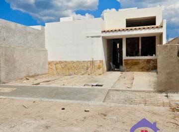 Casa · 111m² · 2 Recámaras · 2 Estacionamientos · Casa en Venta en Tequisquiaoan, un Nivel en Fraccionamiento Privado