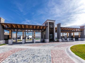 Casa en condominio · 240m² · 4 Recámaras · 2 Estacionamientos · Estrena en Villa Carriedo en Campanario Norte