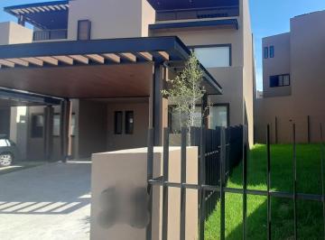Casa en condominio de 4 habitaciones, El Marqués · Estrena en Villa Carriedo en Campanario Norte