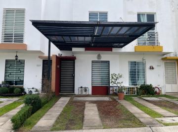 Casa de 3 habitaciones, Zapopan · Casa en Renta en Rinconada del Prado!