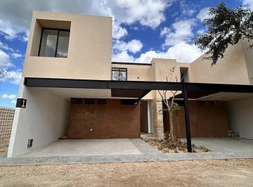 1 · Venta de Casa con Alberca en Temozón Norte. Mérida