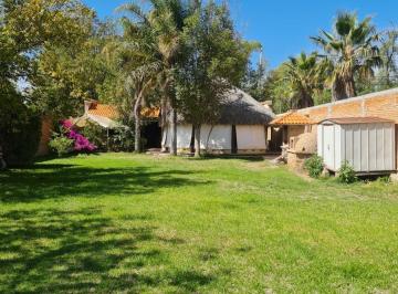 Casa · 200m² · 2 Recámaras · 2 Estacionamientos · Casa con Amplio Jardín en La Florida