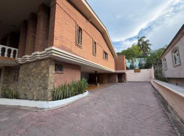 Casa de 4 habitaciones, San Pedro Garza García · Casa en Venta en Colonia San Patricio, San Pedro Garza García, N. L.