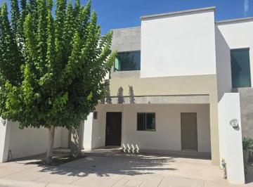 1 · Casa Muy Bien Ubicada en Una Cerrada con Pocas Casas Ya Toda Construida