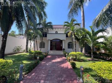 Casa · 400m² · 4 Recámaras · 3 Estacionamientos · Casa en Venta en Residencial Campestre, Cancún